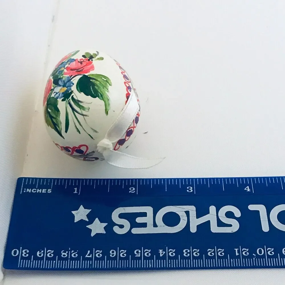 #2870 Hand Painted Egg ornament 2.5 IN